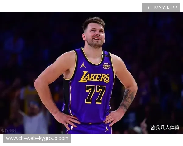 东契奇左侧一条龙突破分球:从个人进攻到全场战术的全景解码